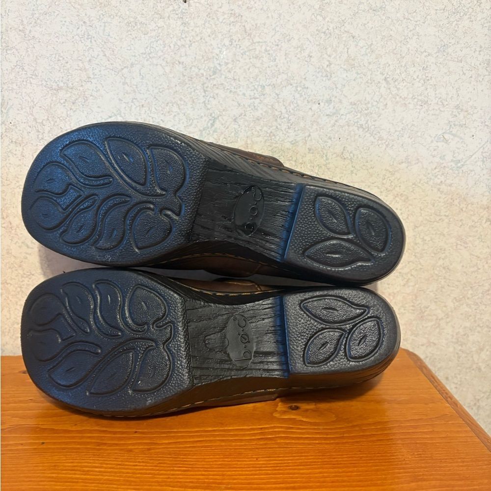 B.O.C. By Born Brown Leather Women's Peggy Clogs Size 10 - Picture 6 of 9